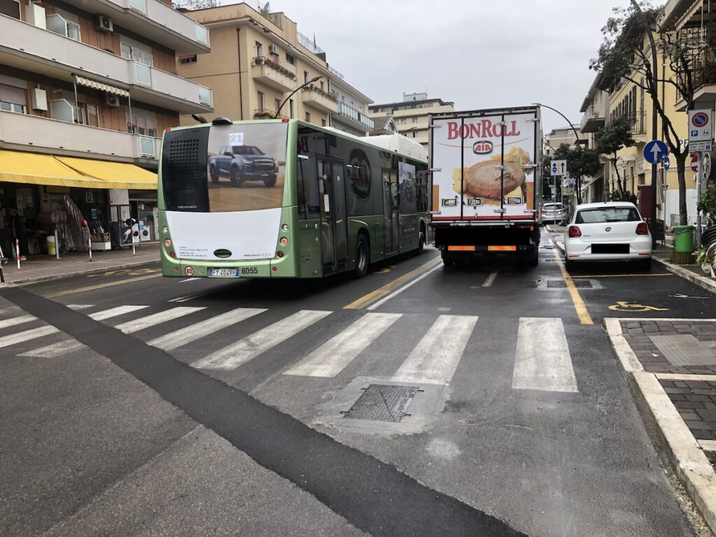 Pescara: collegare meglio, ridurre i transiti dei bus in città
